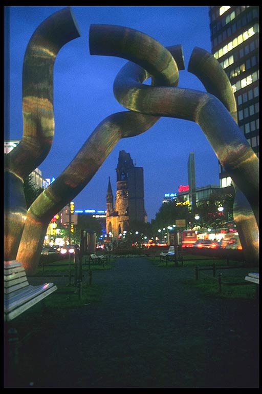 И здесь Берлин (Berlin)