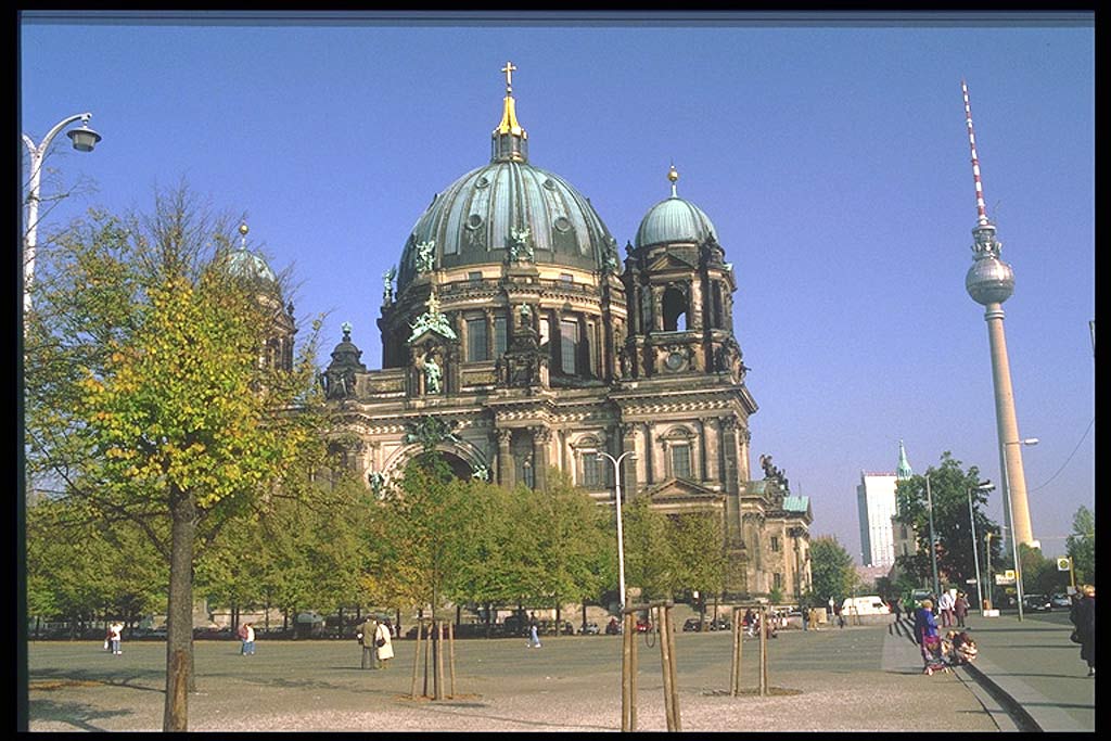 И здесь Берлин (Berlin)