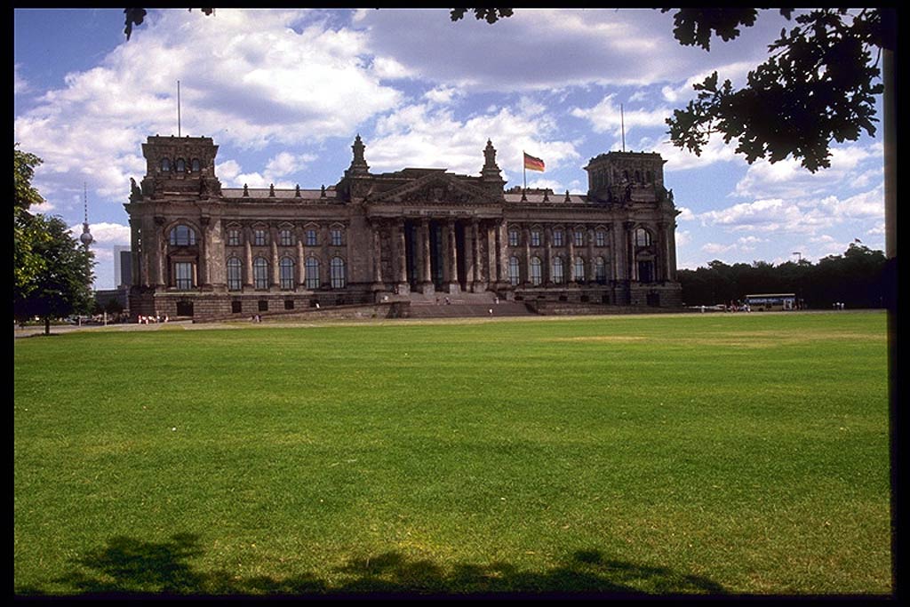 И тут Берлин (Berlin)