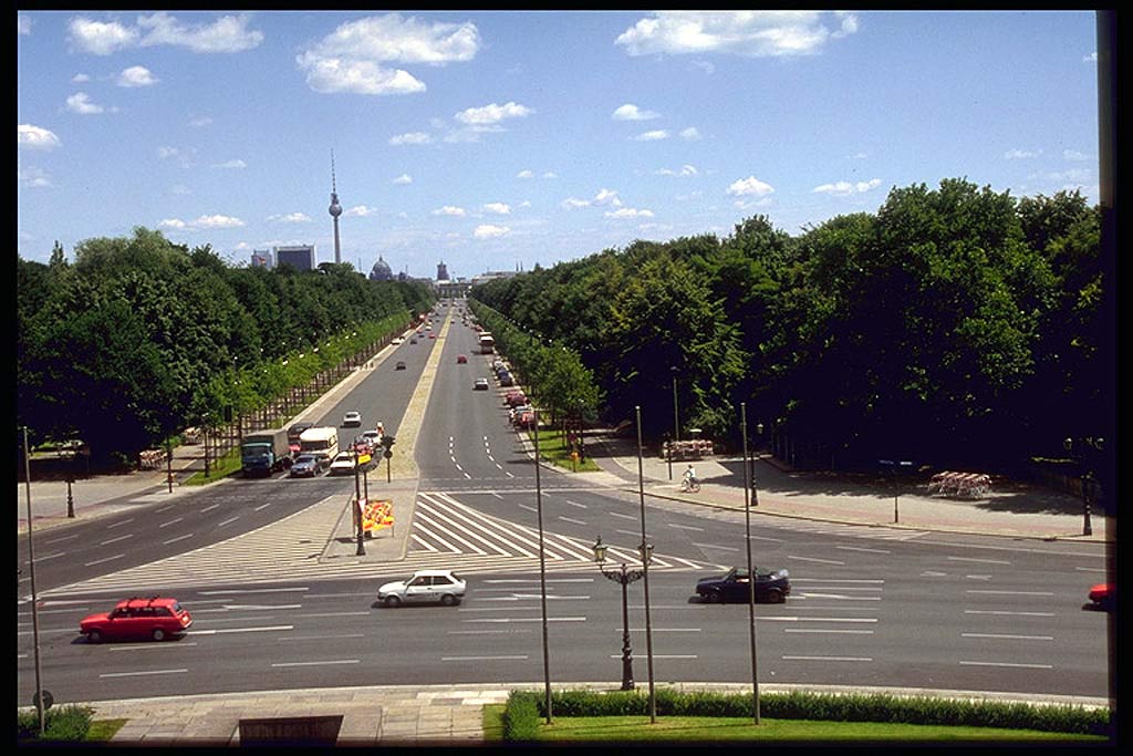 И здесь Берлин (Berlin)