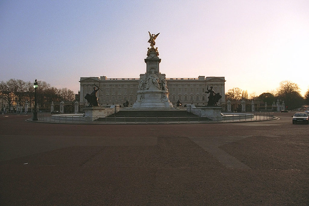 Снова Лондон (London)