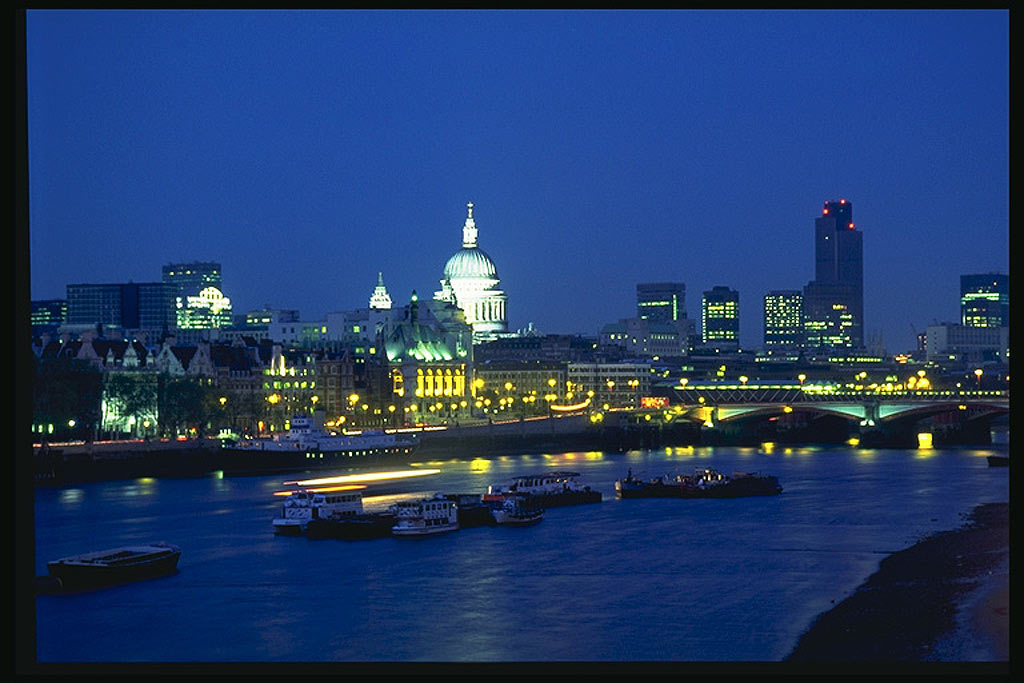 И здесь Лондон (London)