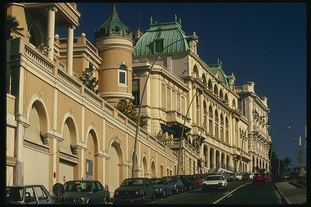 И это Монако (Monaco)